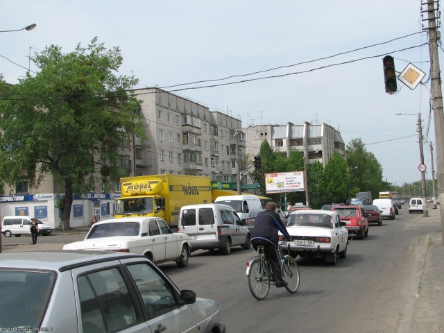 Призма 6x3,  Михайла Грушевського, 105