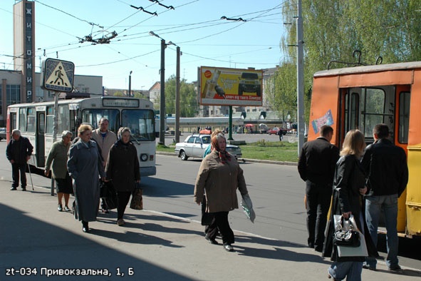 Щит 6x3,  Привокзальна пл, 1